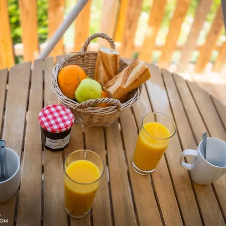 Luxury tent Les Domes Des Gorges